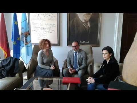 Report TV - Pronat, Vlahutin e Gjonaj në Vlorë: BE angazhohet për të gjetur zgjidhje