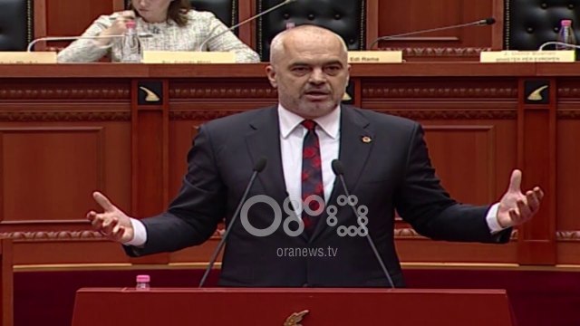 Ora News - Rama-Bashës: Taksë qarkullimi nuk ka vetëm aty ku lëvizet me veshëgjatë
