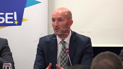 Qytetarët blejnë shumë pak me kartelat online