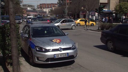 Vazhdon kaosi ne Tirane, Policia Rrugore e corientuar