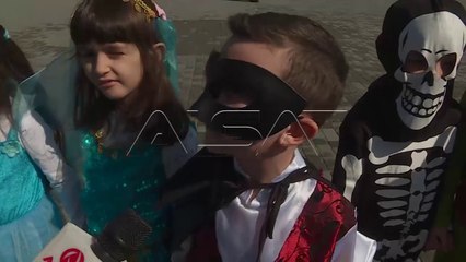 Shkup, fëmijët festojnë Ditën e Gënjeshtrave