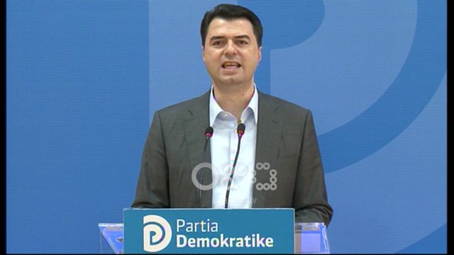 Ora News - Basha, Ramës: Pezullo menjëherë tarifën e kalimit të Rrugës së Kombit