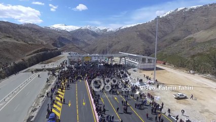 Ora News sjell pamjet me dron të protestës në Rrugën e Kombit