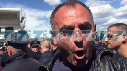KONFRONTIMET MES PROTESTUESVE E POLICISE NE KUKES - News, Lajme - Kanali 7