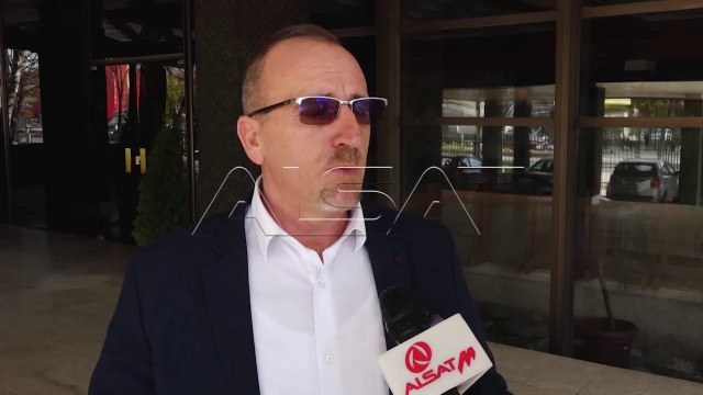 Reagime të ashpra për librin kontrovers të ARS-së