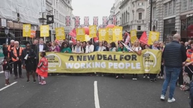 Gran manifestación en Londres por la mejora de salarios y derechos laborales
