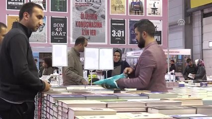 Okurları Kitapla Buluşturan Fuara Yoğun İlgi