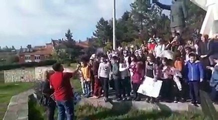 Télécharger la video: AFYON ATATÜRK İLKOKULU VELİLERİ DUMLUPINAR DA ORDULAR İLK HEDEFİNİZ AKDENİZDİR İLERİ EMRİ VERDİLER  HABİB AKALIN FARKIYLA