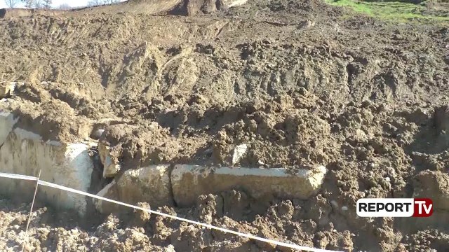 Report TV - Librazhd, rrezikohen banesat nga rrëshqitja e tokës