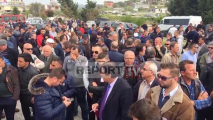 Bllokohet qarkullimi edhe në Lushnje, opozitarët në rrugë