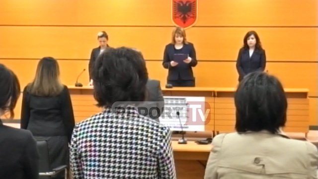 Report TV - Gjyqtarja e Kushtetueses Vitore Tusha 'e pastër', kalon me sukses Vettingun