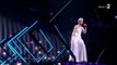 Eurovision: Les images de l'incident en plein direct quand un homme a arraché le micro à la chanteuse anglais