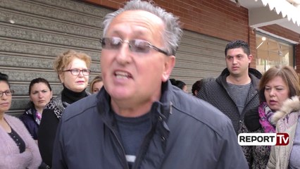 Report TV - Bizneset në Fier dhe Korçë ulin qepenat në shenjë proteste për taksat