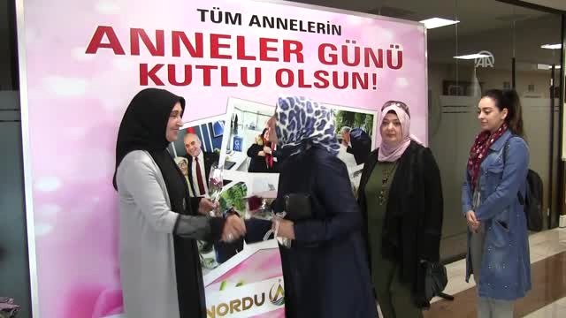 Şehit Annesi Yılın Annesi Seçildi