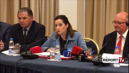 Report TV - Voltana Ademi debat me Senida Mesin në prani të ambasadorit britanik
