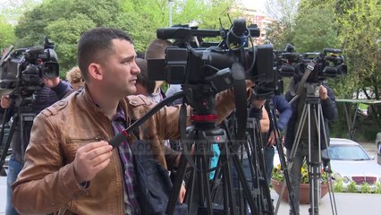 Basha: Protesta vazhdon! Meta: Opozita në Kuvend - Top Channel Albania - News - Lajme