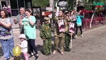 В Бишкеке 9 мая проходит акция «Бессмертный полк», посвященная 73-й годовщине Победы в Великой Отечественной войне.В ней участвовал президент Кыргызстана Соор