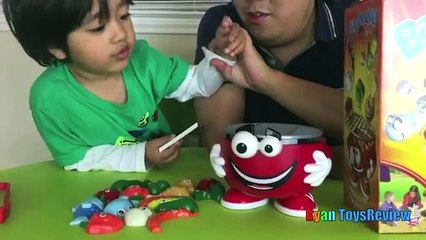 Barbecue Party Kids Game with Kinder Eggs Surprise Toys