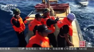 [中国新闻]中国海警阻止菲青年登黄岩岛插旗视频曝光 | CCTV-4