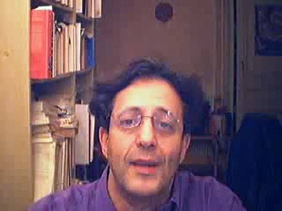 Sarkozy à Constantine ; l'Algérie n'est pas un pays arabe