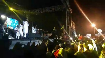 public  en pleine communion avec pape diouf