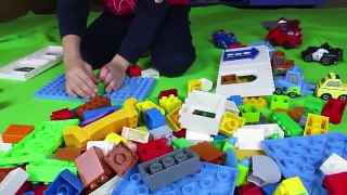 Конструктор Лего Дупло ПАРКОВКА и МОЙКА ДЛЯ МАШИНОК Тачки Видео для детей Lego Duplo Cars