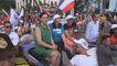 Vistosa "conga" por derechos LGTBI detiene tráfico y hace bailar a La Habana