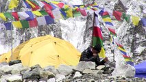 As price comes down, risk goes up for Everest 'trophy hunters'