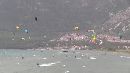 Deli Mehmet" Yılda 25 Bin Sörfçü Çekiyor