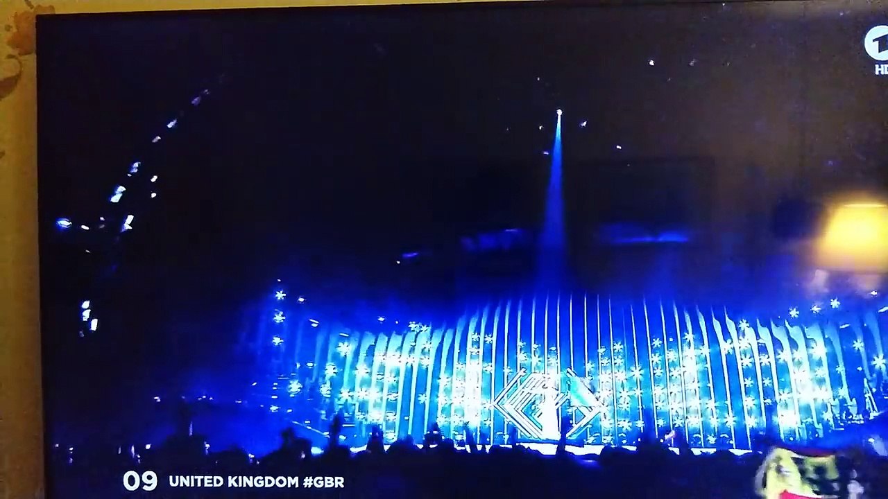 ESC 2018 Streaker  murdering nazis of the uk media, we demand freedom, war is not peace