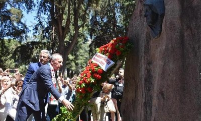 Muharrem İnce'den Anneler Günü'nde 'Zübeyde Hanım' ziyareti