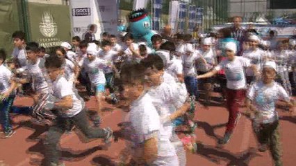 Anneler gününde çocuklar rekora koştu