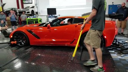 Coup de balai sur un banc à rouleaux (Fail)