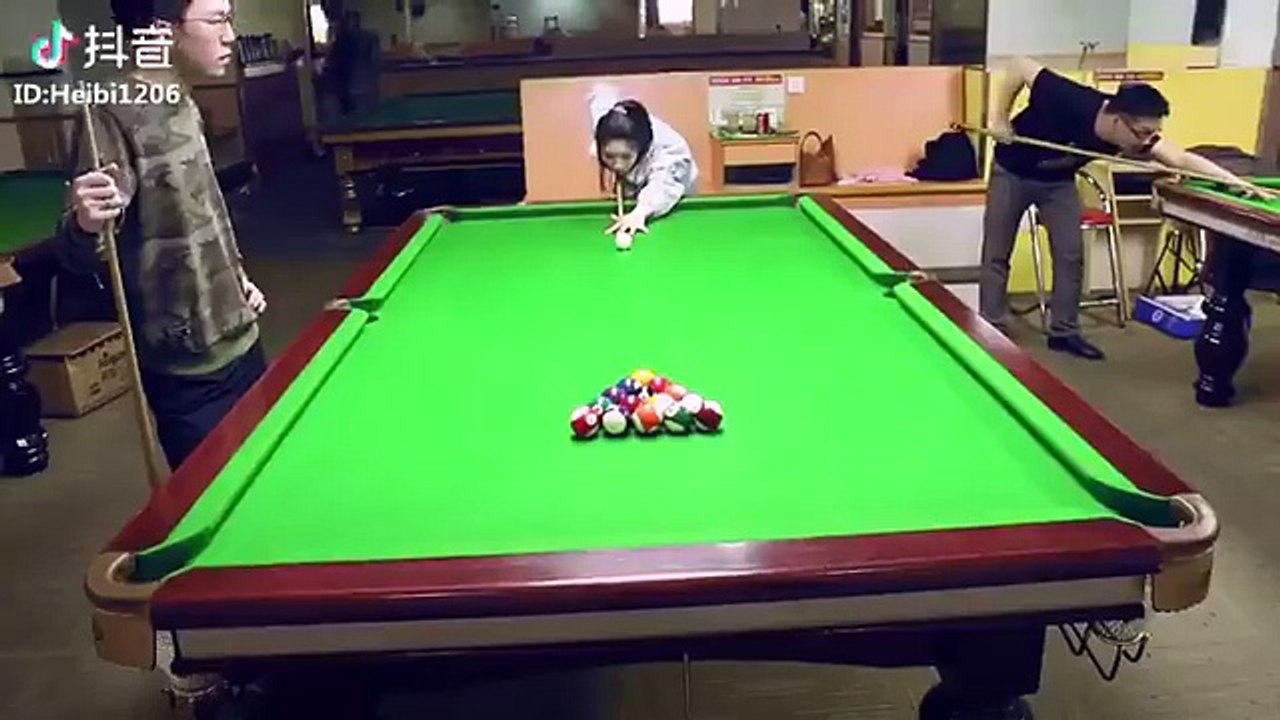 Championne de billard