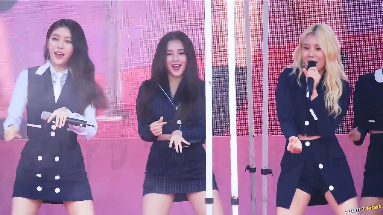 180512 낸시 Nancy 모모랜드 MOMOLAND '뿜뿜 BBoom BBoom' @청소년 자원봉사 페스티벌 4K 60P 직캠 by DaftTaengk