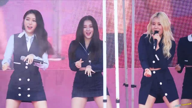 180512 낸시 Nancy 모모랜드 MOMOLAND '뿜뿜 BBoom BBoom' @청소년 자원봉사 페스티벌 4K 60P 직캠 by DaftTaengk