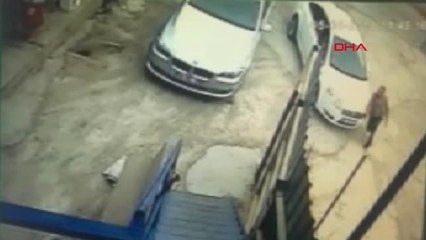Ümraniye'de Silahlı Kavga Kamerada