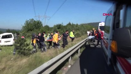 Düzce-Yoldan Çıkan Minibüs Ağaçlık Alana Girdi 5 Yaralı-Hd