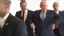 Netanyahu fa il pollo per celebrare la vittoria all'Eurovision