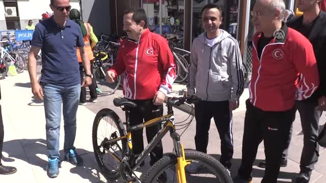 Trafikte Bisiklet Farkındalığı İçin Pedal Çevirdiler