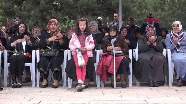 Kayseri-Anneler Gününde Şehit Evlatlarına Koştular-Hd