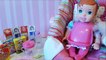 Bebé de juguete: La bebé muñeca Ariel come y duerme con los juguetes de bebés