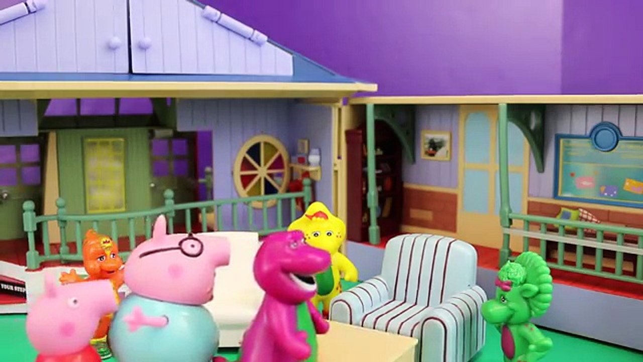 Peppa Pig at Barney and Friends Dinosaur School with George Pig and Daddy Pig