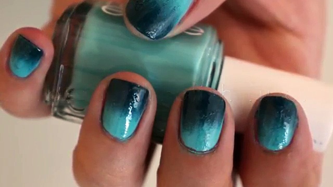 DIY Ombre Nail Art using Essie Nail Polish | Nail Tutorial