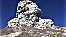 Mt Merapi erupts in front of Hikers - Scary