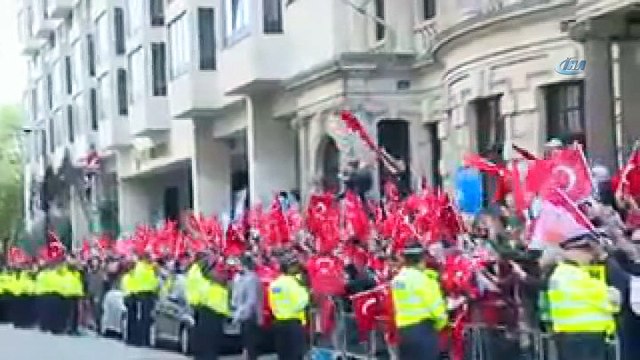 - Cumhurbaşkanı Erdoğan’a Londra’da sevgi seli
