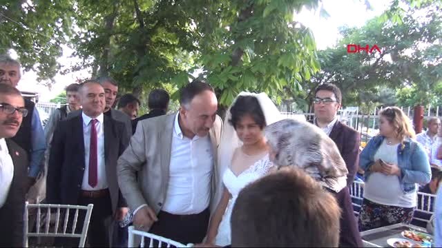 Kırıkkale'de Down Sendromlu Genç Kızlara Temsili Kına Gecesi Düzenlendi