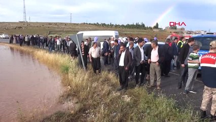 Şanlıurfa'da Kontrolden Çıkan Otomobil Su Birikintisine Devrildi4 Ölü
