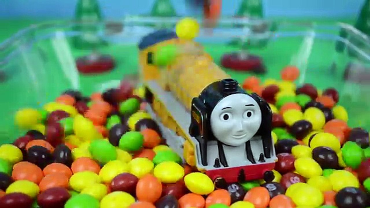 SKITTLES Worlds STRONGEST Engine 209: THOMAS AND FRIENDS TRACKMASTER