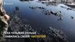 #ВИДЕО Жители заявляют об экологической катастрофе на реке Чульман, некогда чистейшей реке, богатой рыбой.Внят люди угледобывающую компанию. Но, похоже, это н